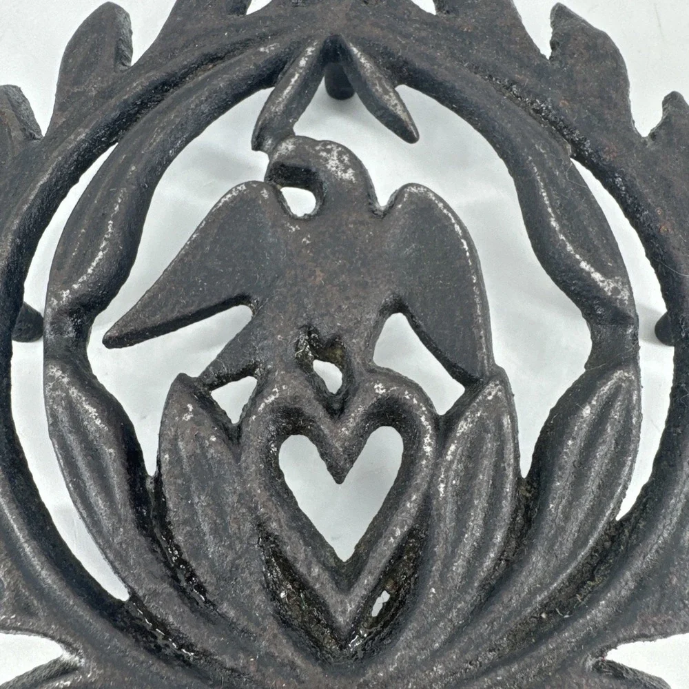 Trivet Cast Iron Vintage 1949 Wilton Metal Eagle Heart 8.5